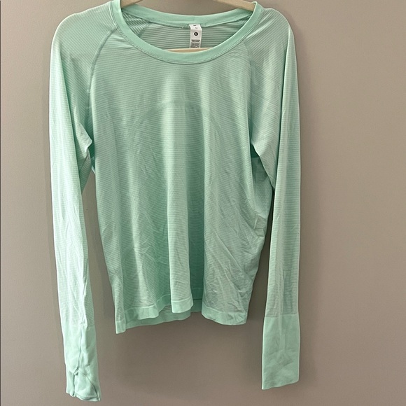 Lululemon Long Sleeved Swiftly - Picture 1 of 4